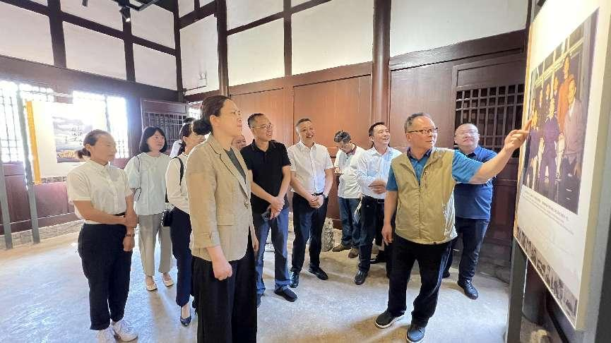 赓续红色血脉,弘扬革命精神-杨永芳常委调研启致红色教育中心,肯定红色教育工作并提出新期望