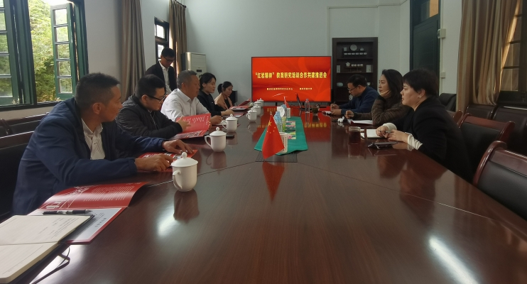 前往重庆红岩革命历史文化中心交流学习