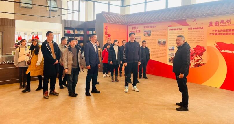 区知联会胡平一行莅临启致红色教育中心调研工作